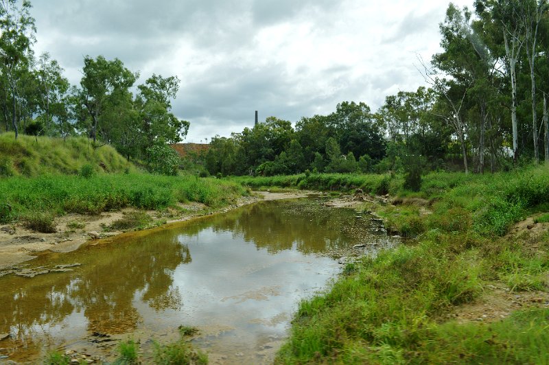 07MtMorgan (95).JPG - Downstream from Mount Morgan mine, the Dee River is polluted.